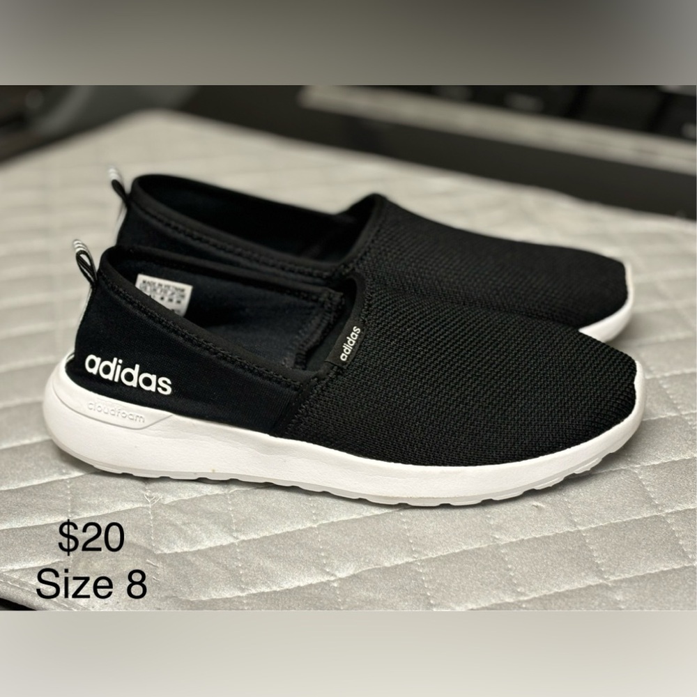 Skechers ladies slip ons. Size 8